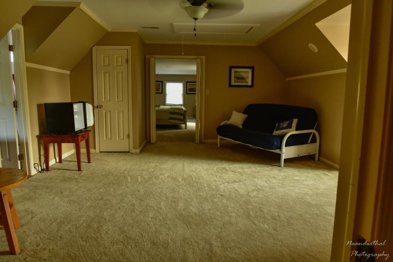 The Yellow Rose Of Talbot Bed And Breakfast Істон Екстер'єр фото